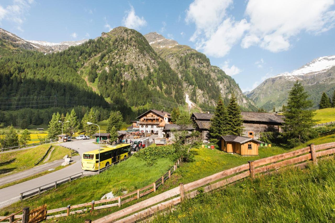 Matreier Tauernhaus Hotel Matrei in Osttirol Exterior photo
